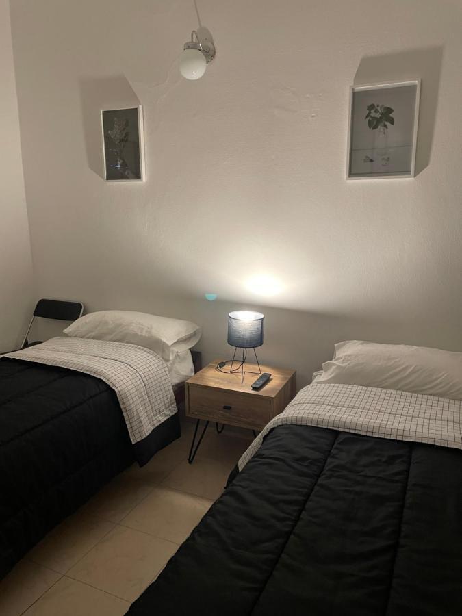 Casa En Carlos Paz Con Pileta , Quincho Y Jardin A Pasos Del Centro *