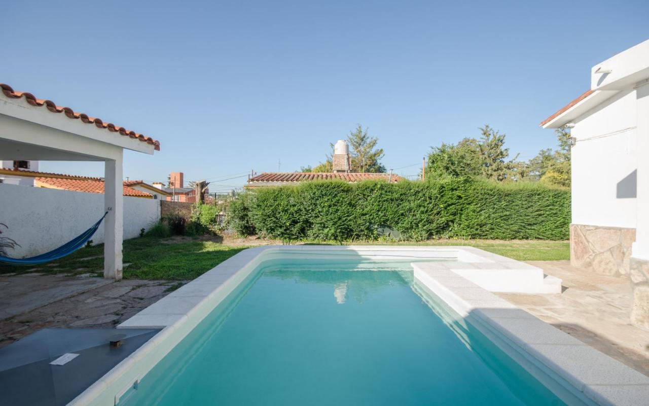 Casa de Férias Casa En Carlos Paz Con Pileta Exclusiva , Quincho Con Asador Y Jardín A Pasos Del Centro Villa Carlos Paz